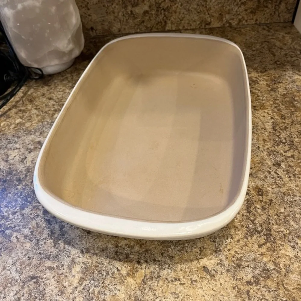 Pampered Chef-Family Heritage-15x10-Stoneware Baker: Vanilla Glaze-061002